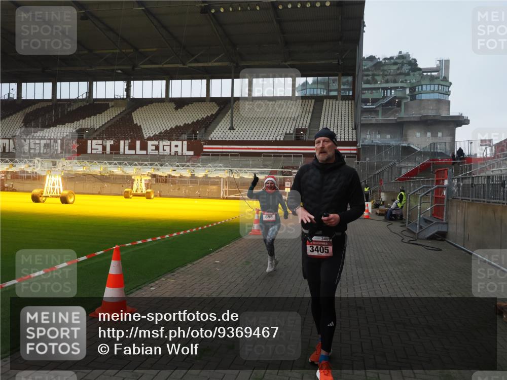 07.12.2025 - St. Pauli X-Mass-Run No. 15 Fabian Wolf http://msf.ph/oto/9369467 07.12.2025 09:58:49 Ziel 532, 655, 1003, 1115, 1528, 1542, 1782, 1785, 2392, 3308 meine-sportfotos.de