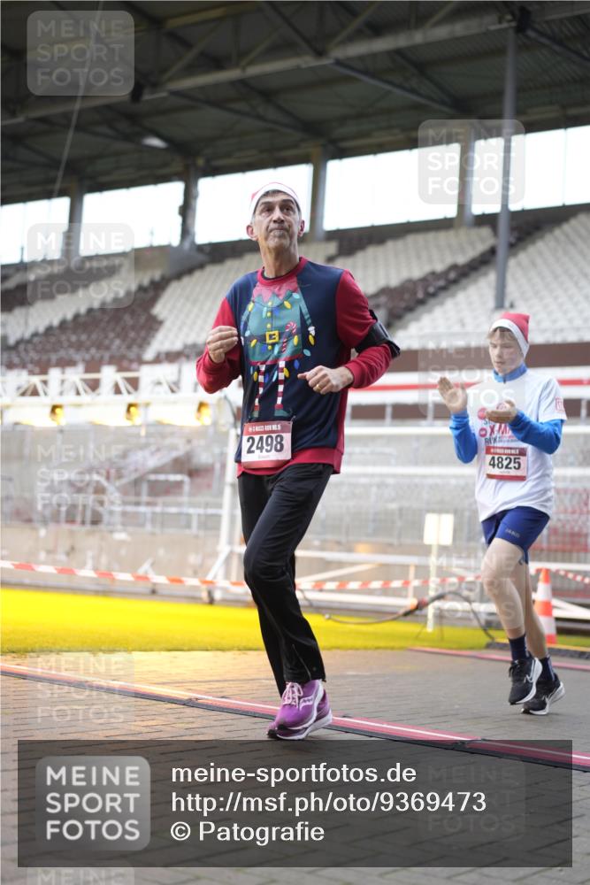 07.12.2025 - St. Pauli X-Mass-Run No. 15 Patografie http://msf.ph/oto/9369473 07.12.2025 11:25:29 Ziel 2498, 3290, 3296, 3301, 4101, 4825 meine-sportfotos.de