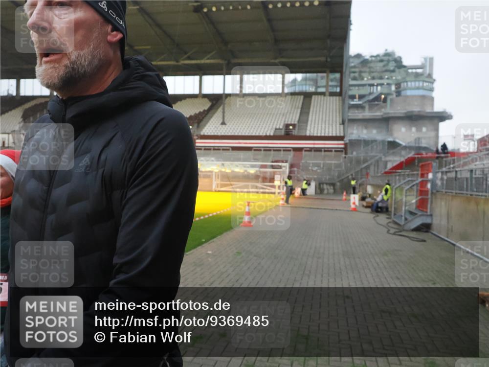 07.12.2025 - St. Pauli X-Mass-Run No. 15 Fabian Wolf http://msf.ph/oto/9369485 07.12.2025 09:58:50 Ziel 532, 655, 1003, 1115, 1528, 1542, 1782, 1785, 2392, 3308 meine-sportfotos.de