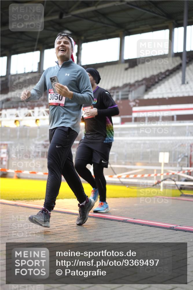 07.12.2025 - St. Pauli X-Mass-Run No. 15 Patografie http://msf.ph/oto/9369497 07.12.2025 11:25:49 Ziel 1079, 1334, 1339, 1379, 1388, 1593, 1672, 1673, 2055, 3050, 3051, 3068, 3070, 4654 meine-sportfotos.de