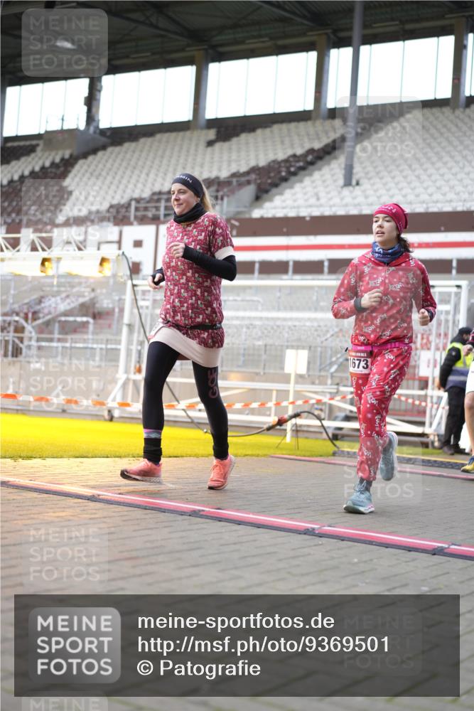 07.12.2025 - St. Pauli X-Mass-Run No. 15 Patografie http://msf.ph/oto/9369501 07.12.2025 11:25:52 Ziel 674, 678, 1079, 1344, 1356, 1593, 1673, 2055, 2145, 2161, 2166, 2198, 2255, 2265, 3050, 3051, 3068, 3070 meine-sportfotos.de