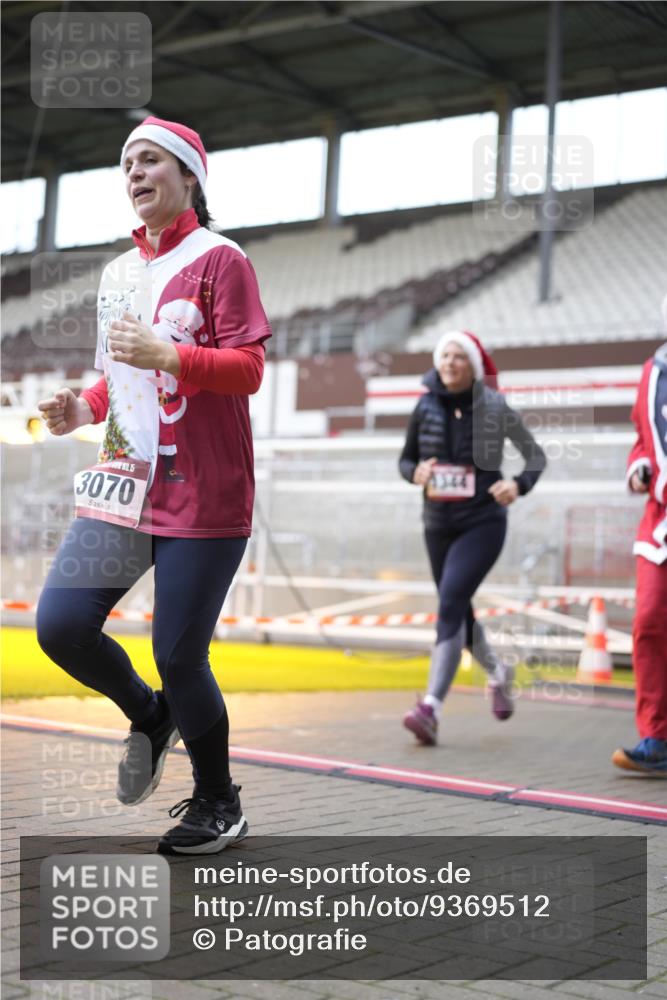 07.12.2025 - St. Pauli X-Mass-Run No. 15 Patografie http://msf.ph/oto/9369512 07.12.2025 11:25:54 Ziel 674, 678, 1079, 1344, 1356, 1593, 1673, 2055, 2088, 2145, 2161, 2166, 2198, 2255, 2265, 3050, 3051, 3068, 3070 meine-sportfotos.de