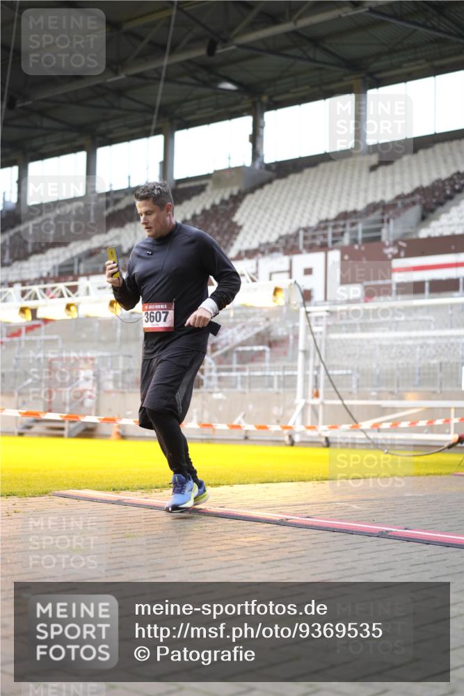 07.12.2025 - St. Pauli X-Mass-Run No. 15 Patografie http://msf.ph/oto/9369535 07.12.2025 11:26:07 Ziel 674, 678, 1079, 1344, 1345, 1356, 1673, 2059, 2063, 2066, 2088, 2145, 2161, 2166, 2198, 2255, 2265, 2786, 2795, 3068, 3070, 3094, 3257, 3258, 3260, 3261, 3607 meine-sportfotos.de