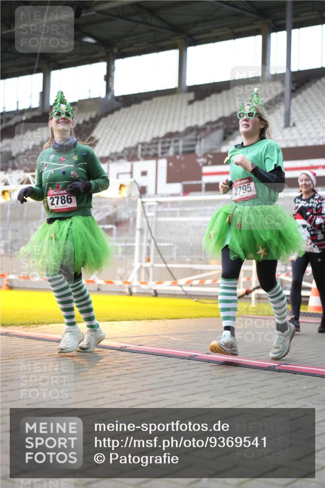 07.12.2025 - St. Pauli X-Mass-Run No. 15 Patografie http://msf.ph/oto/9369541 07.12.2025 11:26:08 Ziel 674, 678, 1344, 1345, 1356, 1501, 2059, 2063, 2066, 2069, 2074, 2088, 2124, 2145, 2161, 2166, 2198, 2255, 2260, 2265, 2637, 2786, 2795, 3068, 3070, 3094, 3257, 3258, 3260, 3261, 3607 meine-sportfotos.de