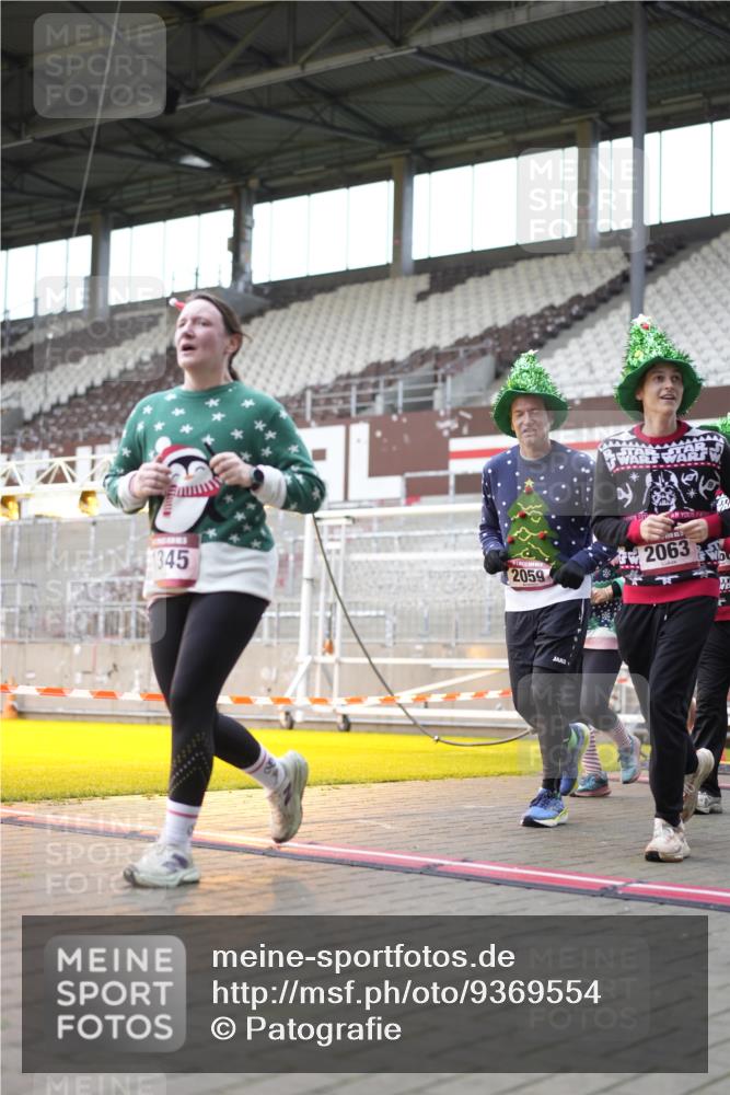 07.12.2025 - St. Pauli X-Mass-Run No. 15 Patografie http://msf.ph/oto/9369554 07.12.2025 11:26:12 Ziel 610, 624, 1345, 1498, 1501, 1632, 2059, 2063, 2066, 2069, 2074, 2088, 2124, 2161, 2198, 2255, 2257, 2260, 2265, 2637, 2786, 2795, 3094, 3217, 3257, 3258, 3260, 3261, 3607 meine-sportfotos.de
