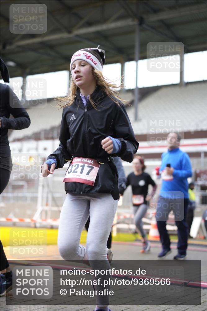 07.12.2025 - St. Pauli X-Mass-Run No. 15 Patografie http://msf.ph/oto/9369566 07.12.2025 11:26:15 Ziel 610, 624, 1345, 1498, 1501, 1632, 2059, 2063, 2066, 2069, 2074, 2124, 2257, 2260, 2637, 2786, 2795, 3094, 3217, 3257, 3258, 3260, 3261, 3607 meine-sportfotos.de