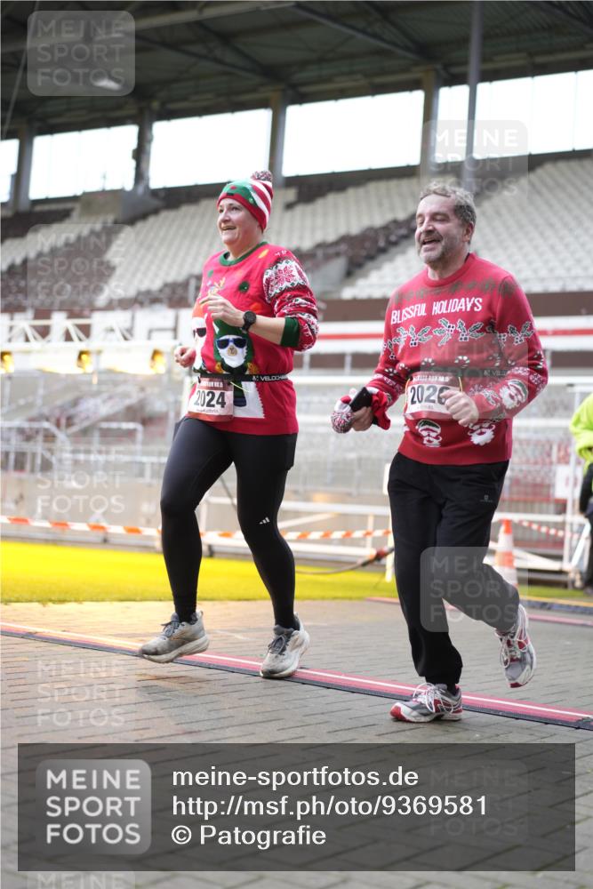07.12.2025 - St. Pauli X-Mass-Run No. 15 Patografie http://msf.ph/oto/9369581 07.12.2025 11:26:32 Ziel 205, 209, 2024, 2026, 2234, 2236, 2237, 2240, 2748, 2749, 2813, 2942, 4884 meine-sportfotos.de