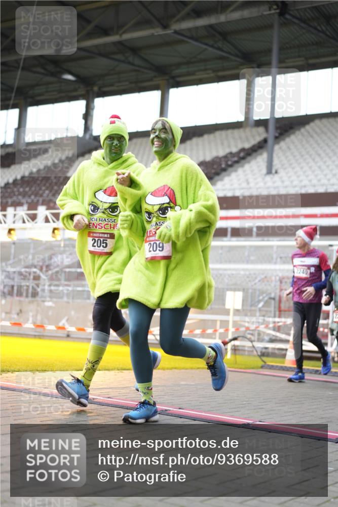 07.12.2025 - St. Pauli X-Mass-Run No. 15 Patografie http://msf.ph/oto/9369588 07.12.2025 11:26:34 Ziel 205, 209, 2024, 2026, 2234, 2236, 2237, 2240, 2748, 2749, 2813, 2942, 4884 meine-sportfotos.de