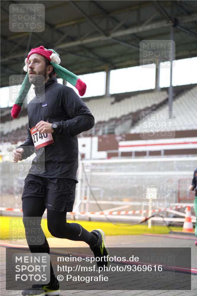 07.12.2025 - St. Pauli X-Mass-Run No. 15 Patografie http://msf.ph/oto/9369616 07.12.2025 11:26:47 Ziel 205, 209, 1080, 2024, 2026, 2072, 2175, 2176, 2234, 2236, 2237, 2240, 2789, 2790, 2813, 2942, 2972, 2979, 4884 meine-sportfotos.de