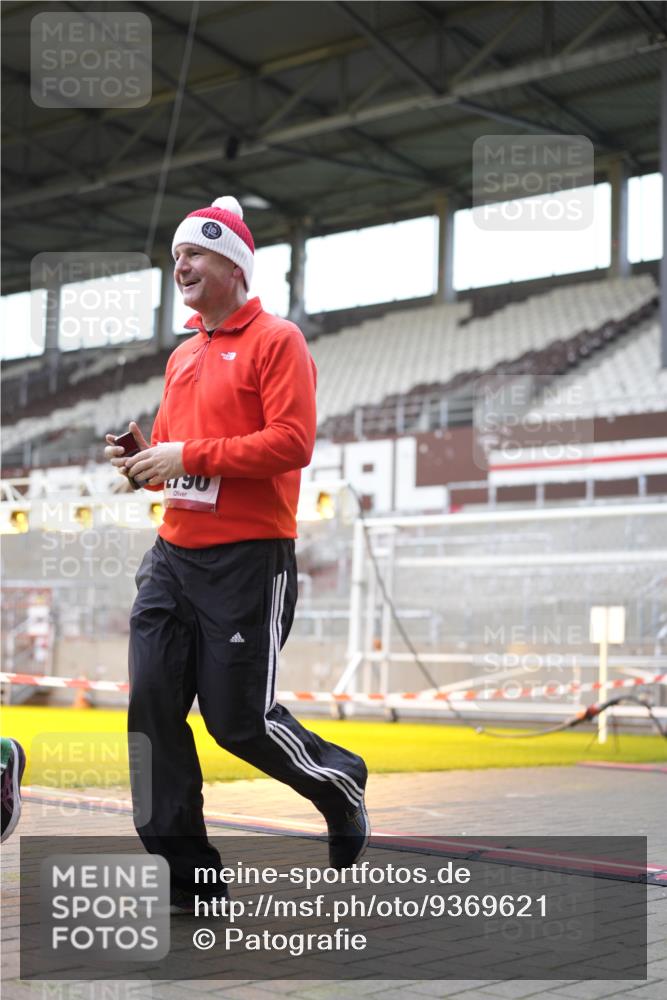 07.12.2025 - St. Pauli X-Mass-Run No. 15 Patografie http://msf.ph/oto/9369621 07.12.2025 11:26:49 Ziel 205, 209, 1080, 2072, 2175, 2176, 2234, 2236, 2237, 2240, 2789, 2790, 2942, 2972, 2979, 4884 meine-sportfotos.de