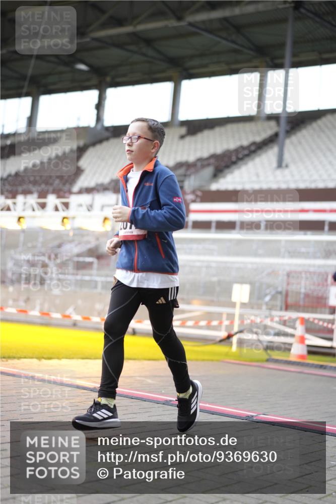 07.12.2025 - St. Pauli X-Mass-Run No. 15 Patografie http://msf.ph/oto/9369630 07.12.2025 11:26:53 Ziel 1080, 2072, 2175, 2176, 2789, 2790, 2972, 2979, 3098, 3099 meine-sportfotos.de