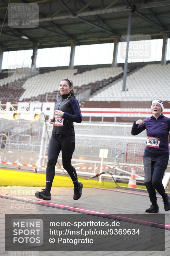 07.12.2025 - St. Pauli X-Mass-Run No. 15 Patografie http://msf.ph/oto/9369634 07.12.2025 11:26:55 Ziel 1080, 2072, 2175, 2176, 2789, 2790, 2887, 2972, 2979, 3098, 3099 meine-sportfotos.de