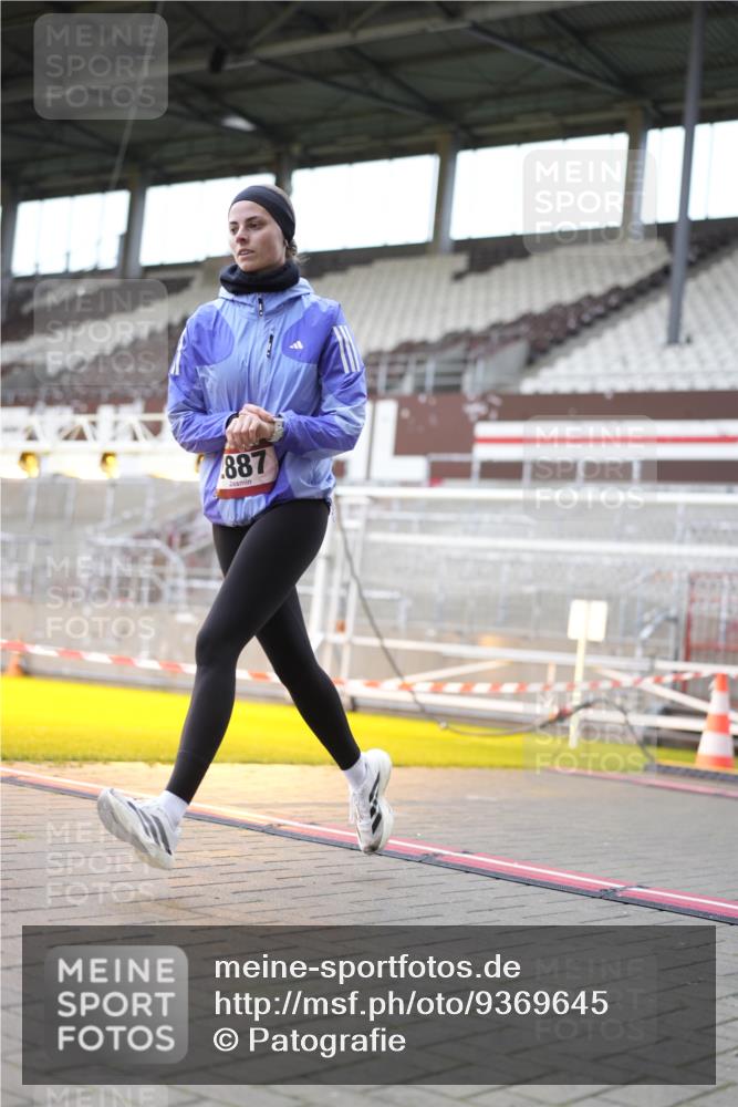 07.12.2025 - St. Pauli X-Mass-Run No. 15 Patografie http://msf.ph/oto/9369645 07.12.2025 11:26:59 Ziel 1080, 2072, 2789, 2790, 2887, 2972, 2979, 3098, 3099 meine-sportfotos.de