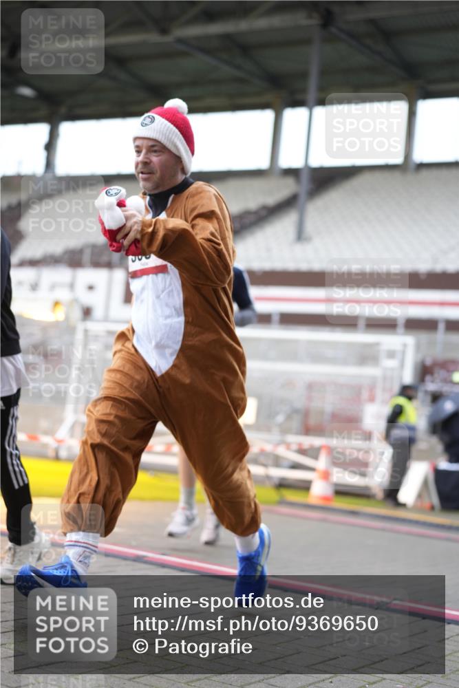 07.12.2025 - St. Pauli X-Mass-Run No. 15 Patografie http://msf.ph/oto/9369650 07.12.2025 11:27:10 Ziel 2887, 2995, 2999, 3004, 3098, 3099, 4647, 4656 meine-sportfotos.de