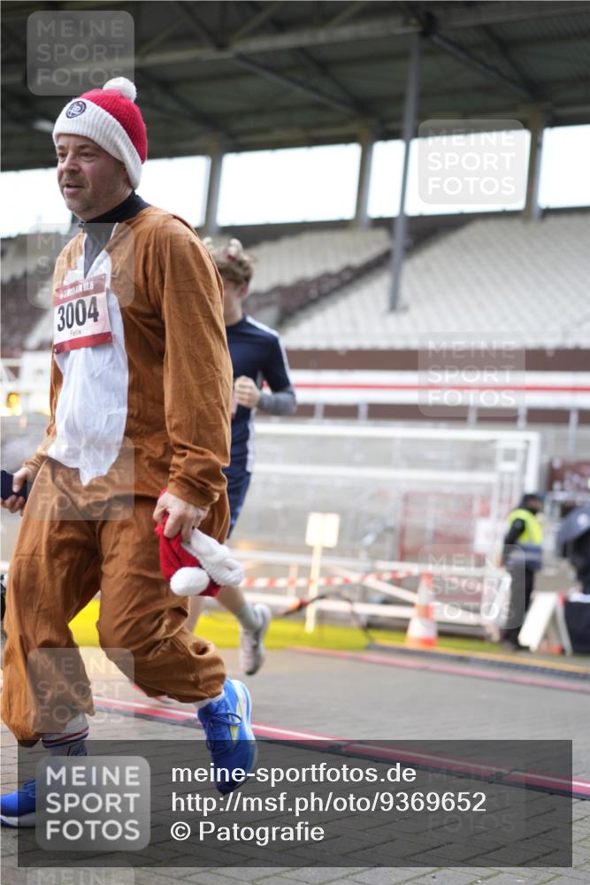 07.12.2025 - St. Pauli X-Mass-Run No. 15 Patografie http://msf.ph/oto/9369652 07.12.2025 11:27:10 Ziel 2887, 2995, 2999, 3004, 3098, 3099, 4647, 4656 meine-sportfotos.de