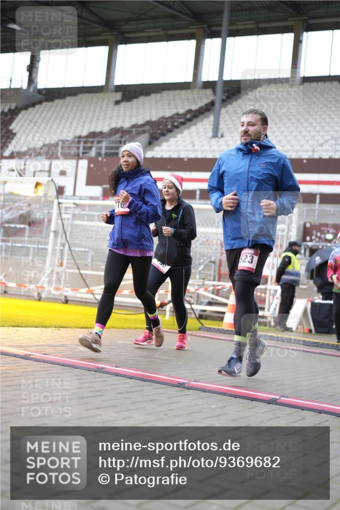 07.12.2025 - St. Pauli X-Mass-Run No. 15 Patografie http://msf.ph/oto/9369682 07.12.2025 11:27:32 Ziel 35, 36, 407, 534, 776, 790, 2567, 2571, 2572, 2623, 3315 meine-sportfotos.de