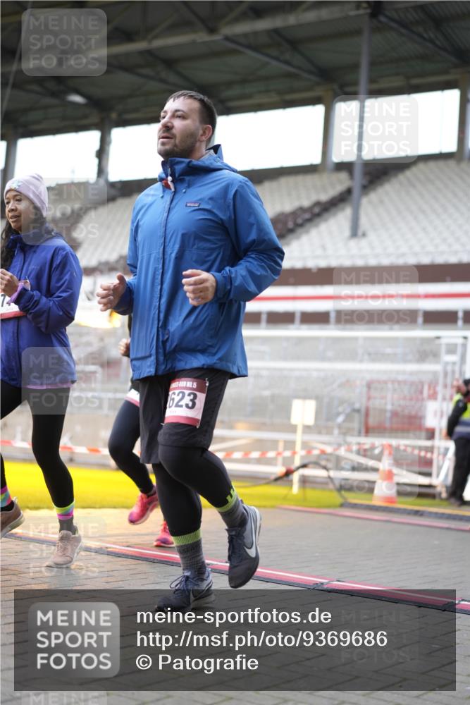 07.12.2025 - St. Pauli X-Mass-Run No. 15 Patografie http://msf.ph/oto/9369686 07.12.2025 11:27:33 Ziel 35, 36, 407, 534, 776, 790, 2567, 2571, 2572, 2623, 3315 meine-sportfotos.de