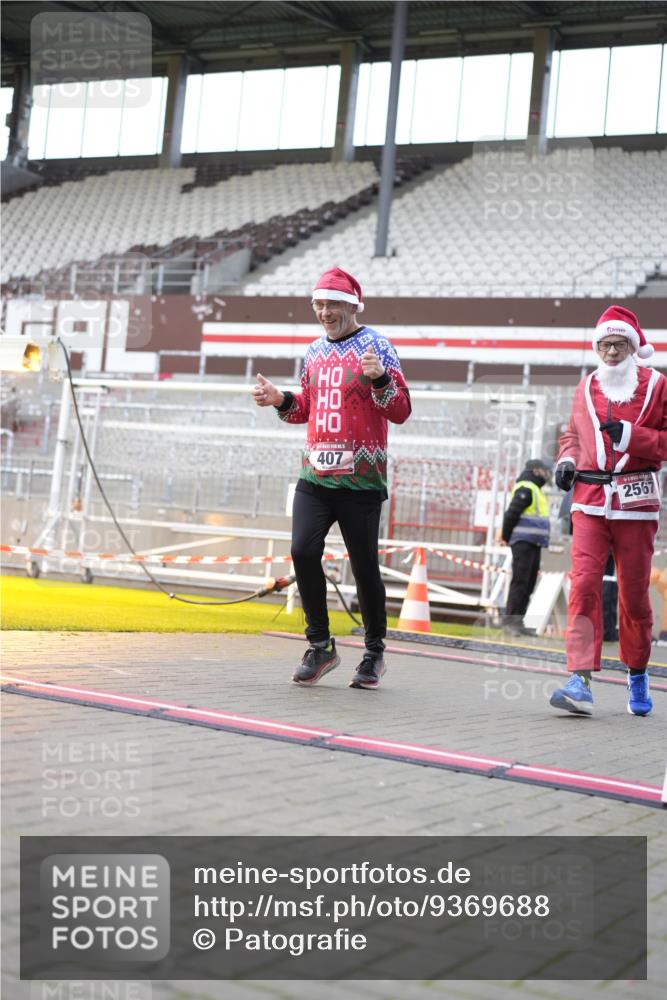 07.12.2025 - St. Pauli X-Mass-Run No. 15 Patografie http://msf.ph/oto/9369688 07.12.2025 11:27:34 Ziel 407, 534, 776, 790, 2567, 2571, 2572, 2623, 3315 meine-sportfotos.de