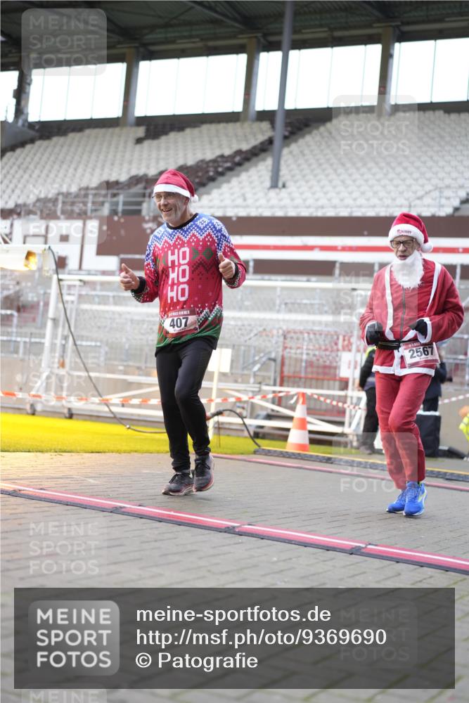 07.12.2025 - St. Pauli X-Mass-Run No. 15 Patografie http://msf.ph/oto/9369690 07.12.2025 11:27:35 Ziel 407, 534, 776, 790, 2567, 2571, 2572, 2623, 3315 meine-sportfotos.de