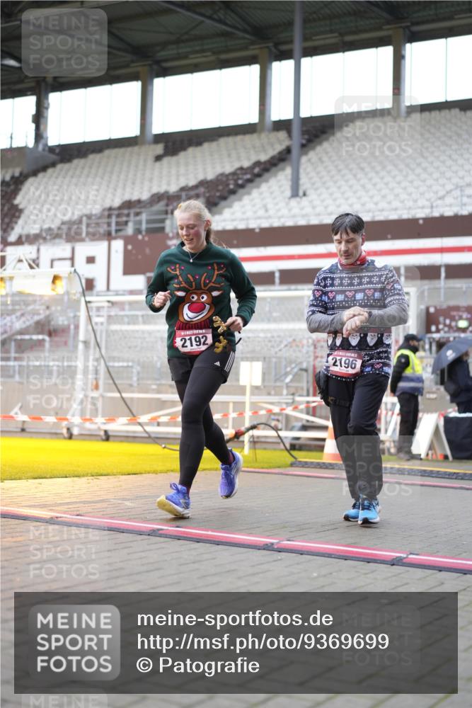 07.12.2025 - St. Pauli X-Mass-Run No. 15 Patografie http://msf.ph/oto/9369699 07.12.2025 11:27:49 Ziel 407, 1082, 2192, 2196, 2567, 2655, 2930, 2980, 3027 meine-sportfotos.de