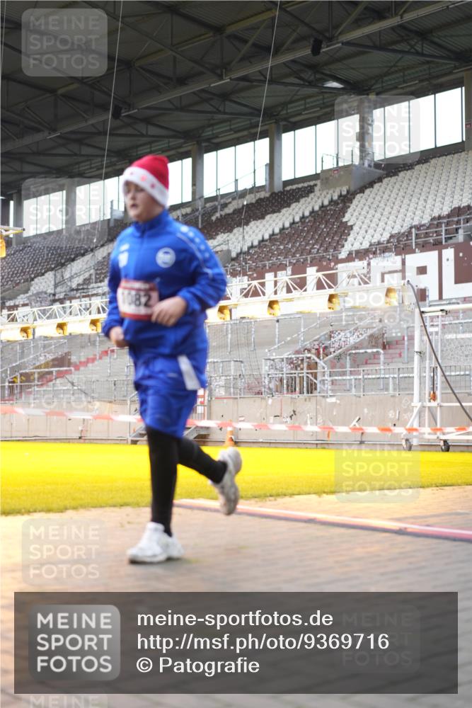 07.12.2025 - St. Pauli X-Mass-Run No. 15 Patografie http://msf.ph/oto/9369716 07.12.2025 11:27:53 Ziel 1082, 2138, 2139, 2192, 2196, 2655, 2930, 2980, 3027 meine-sportfotos.de