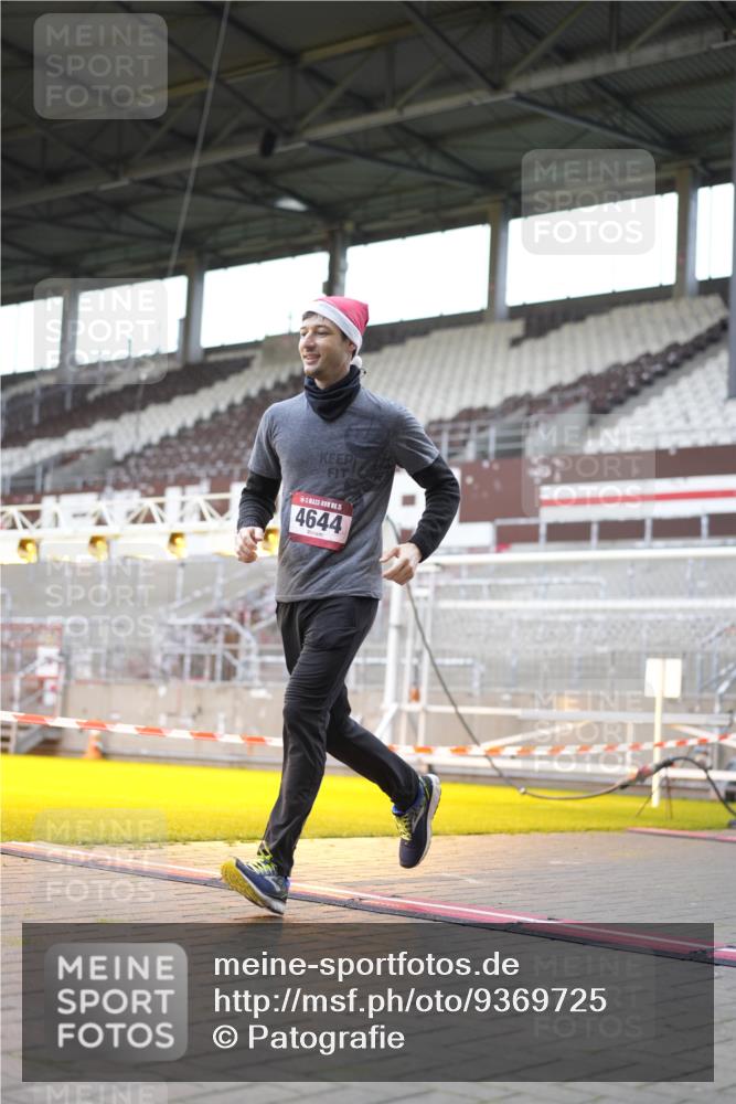 07.12.2025 - St. Pauli X-Mass-Run No. 15 Patografie http://msf.ph/oto/9369725 07.12.2025 11:28:00 Ziel 1082, 2138, 2139, 2192, 2196, 2655, 2930, 2980, 3027, 3057, 3063, 3074, 4644, 4655 meine-sportfotos.de
