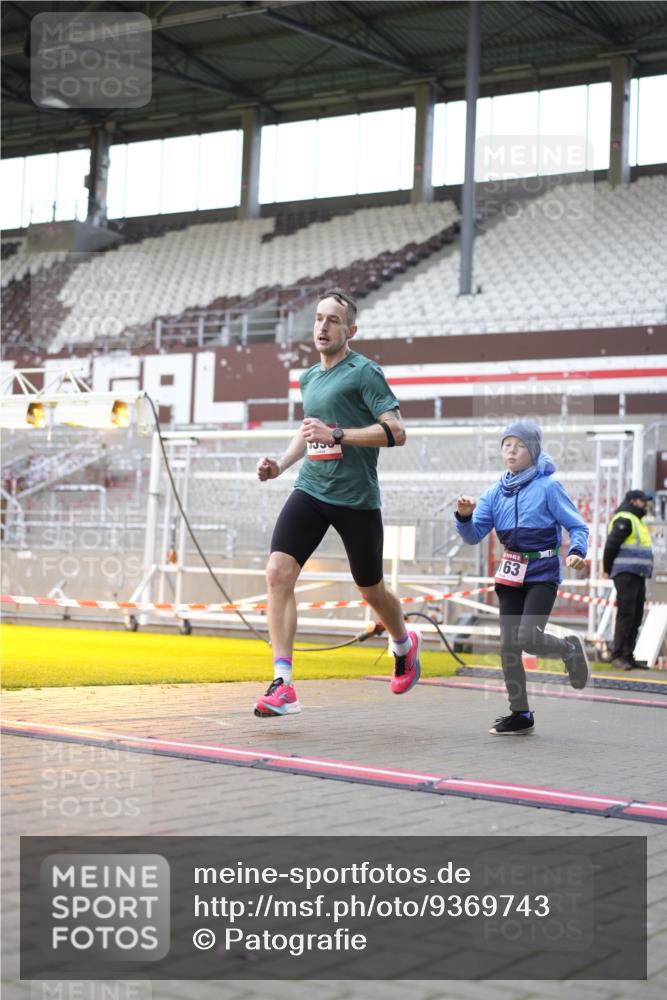 07.12.2025 - St. Pauli X-Mass-Run No. 15 Patografie http://msf.ph/oto/9369743 07.12.2025 11:28:09 Ziel 2138, 2139, 2162, 2163, 2164, 3057, 3063, 3074, 3599, 3670, 4644, 4653, 4655 meine-sportfotos.de