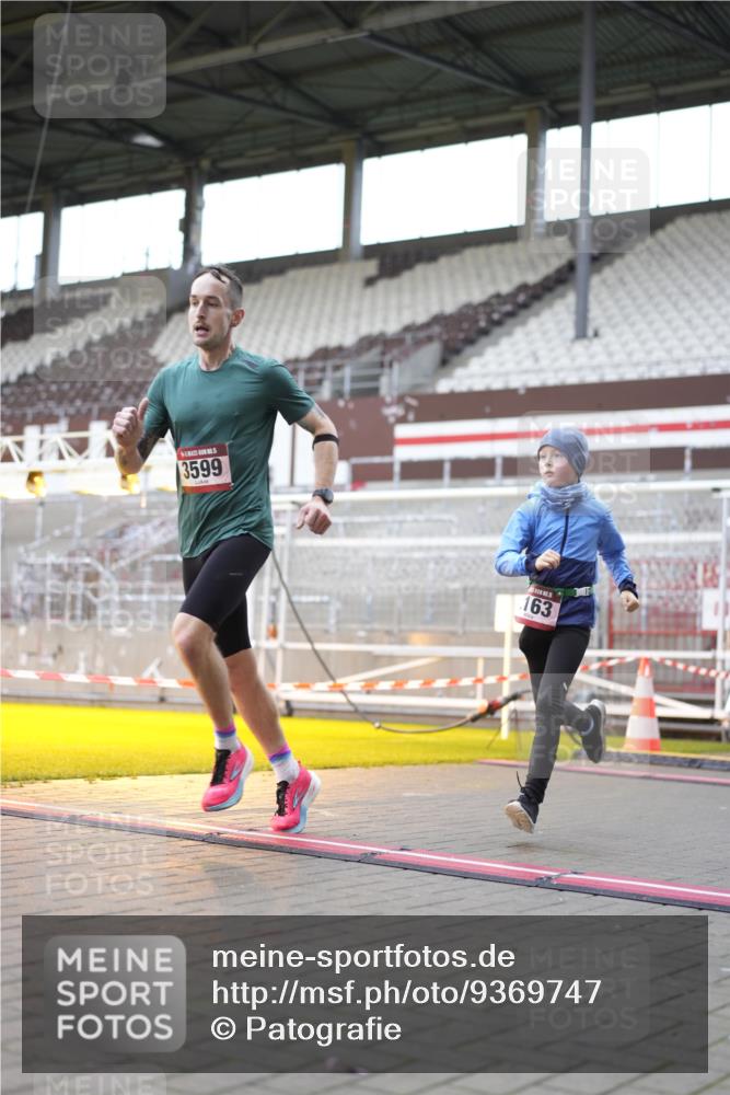 07.12.2025 - St. Pauli X-Mass-Run No. 15 Patografie http://msf.ph/oto/9369747 07.12.2025 11:28:10 Ziel 2138, 2139, 2162, 2163, 2164, 3057, 3063, 3074, 3599, 3670, 4644, 4653, 4655 meine-sportfotos.de