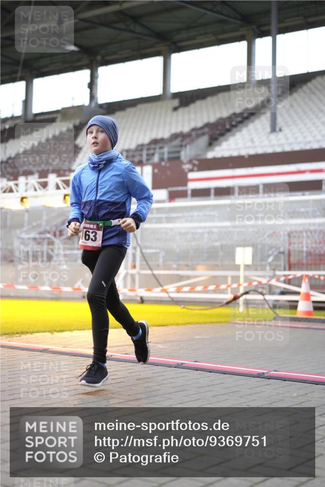 07.12.2025 - St. Pauli X-Mass-Run No. 15 Patografie http://msf.ph/oto/9369751 07.12.2025 11:28:10 Ziel 2138, 2139, 2162, 2163, 2164, 3057, 3063, 3074, 3599, 3670, 4644, 4653, 4655 meine-sportfotos.de
