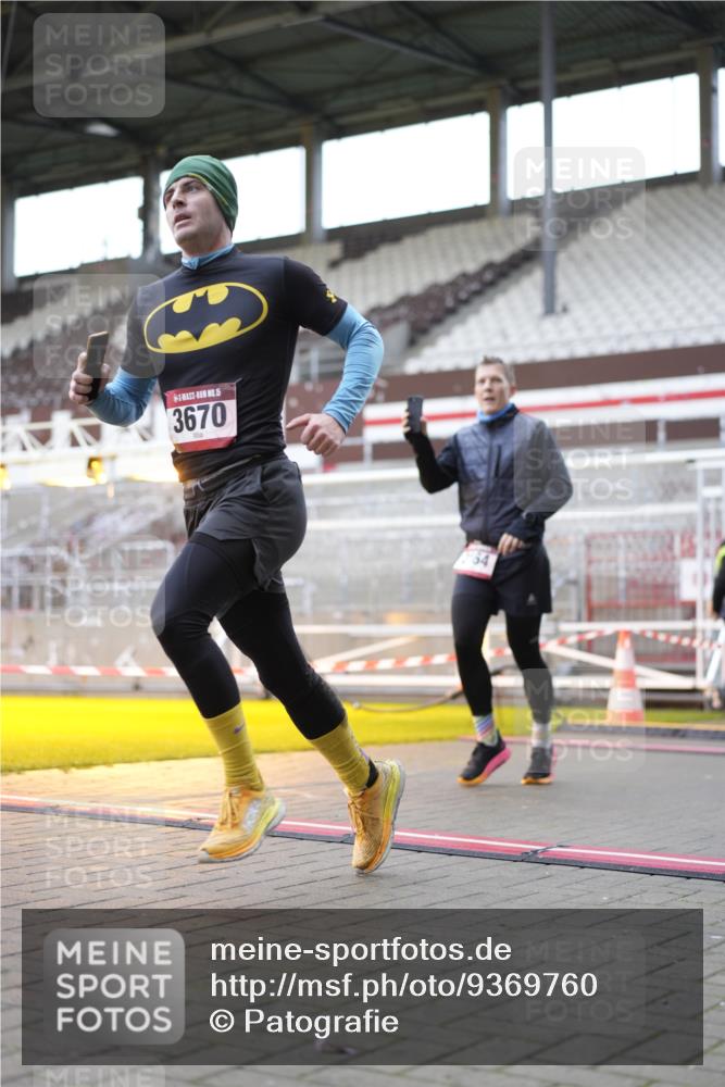 07.12.2025 - St. Pauli X-Mass-Run No. 15 Patografie http://msf.ph/oto/9369760 07.12.2025 11:28:13 Ziel 2162, 2163, 2164, 3057, 3063, 3074, 3599, 3670, 4644, 4653, 4655 meine-sportfotos.de