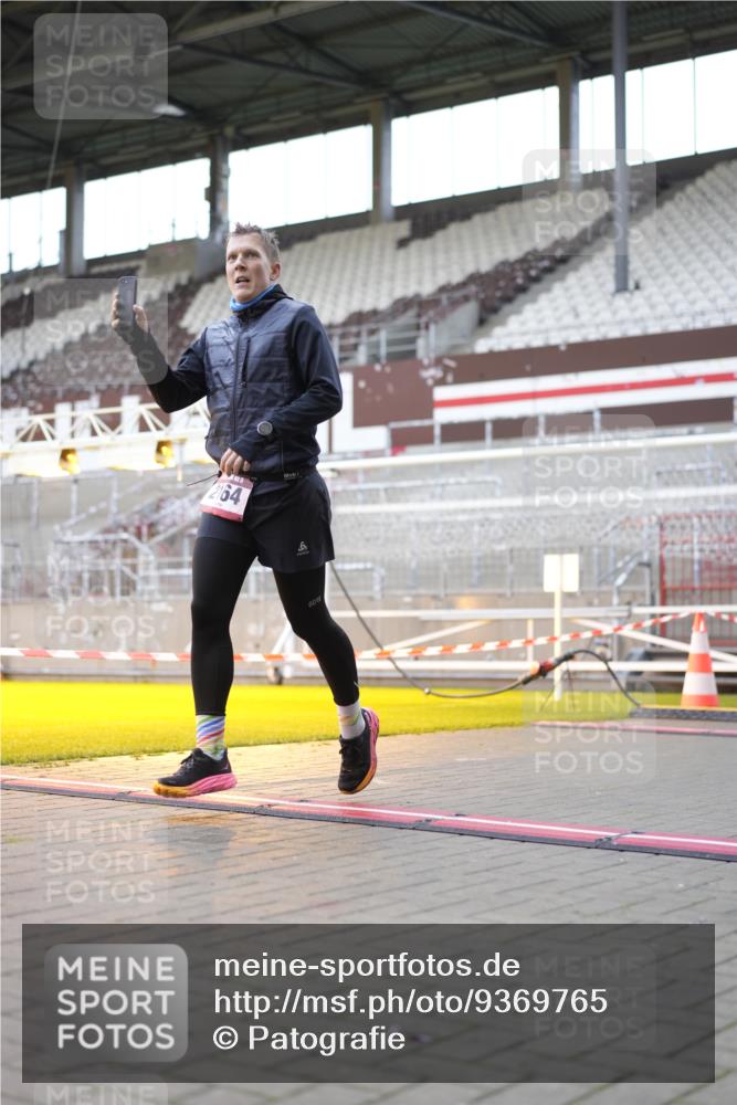 07.12.2025 - St. Pauli X-Mass-Run No. 15 Patografie http://msf.ph/oto/9369765 07.12.2025 11:28:13 Ziel 2162, 2163, 2164, 3057, 3063, 3074, 3599, 3670, 4644, 4653, 4655 meine-sportfotos.de