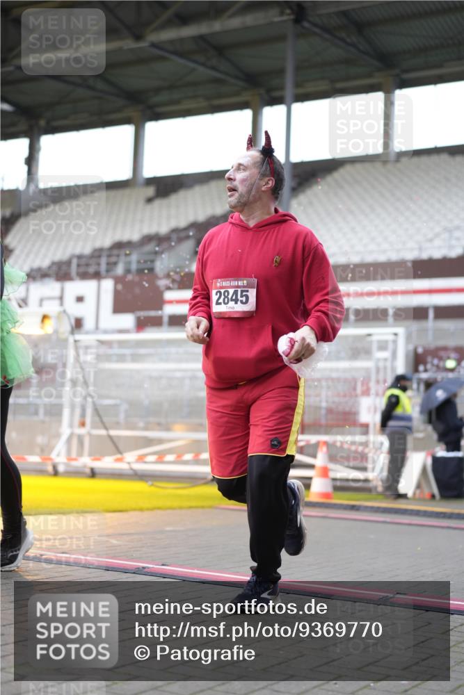 07.12.2025 - St. Pauli X-Mass-Run No. 15 Patografie http://msf.ph/oto/9369770 07.12.2025 11:28:21 Ziel 1897, 1920, 2162, 2163, 2164, 2808, 2845, 3599, 3670, 4641, 4653 meine-sportfotos.de