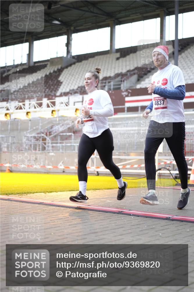 07.12.2025 - St. Pauli X-Mass-Run No. 15 Patografie http://msf.ph/oto/9369820 07.12.2025 11:28:41 Ziel 1917, 1919, 1920, 1921, 2038, 2383, 2426, 2427, 2431, 2495, 2707, 2709, 2774, 3234, 4818, 4832, 4837, 4838 meine-sportfotos.de
