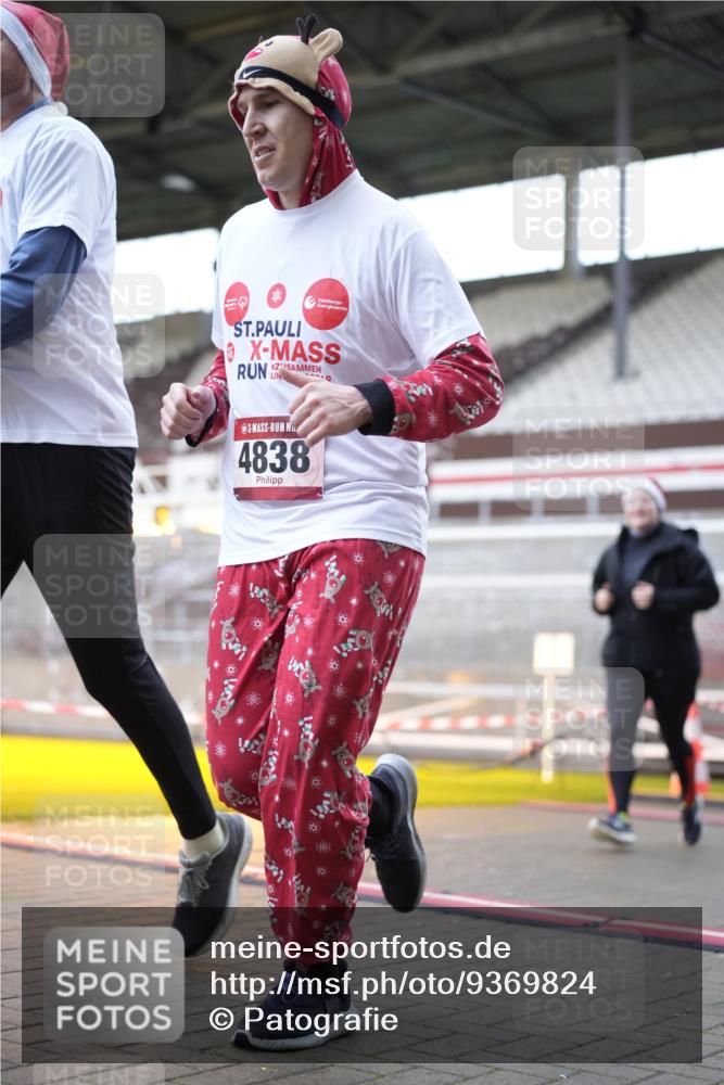 07.12.2025 - St. Pauli X-Mass-Run No. 15 Patografie http://msf.ph/oto/9369824 07.12.2025 11:28:42 Ziel 1917, 1919, 1921, 2038, 2383, 2426, 2427, 2431, 2495, 2707, 2709, 2774, 3234, 4818, 4832, 4837, 4838 meine-sportfotos.de