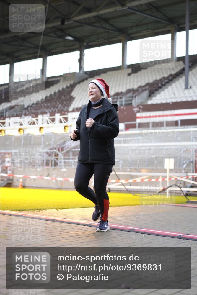 07.12.2025 - St. Pauli X-Mass-Run No. 15 Patografie http://msf.ph/oto/9369831 07.12.2025 11:28:43 Ziel 1917, 2038, 2383, 2426, 2495, 2707, 2709, 2774, 3234, 4818, 4832, 4837, 4838 meine-sportfotos.de