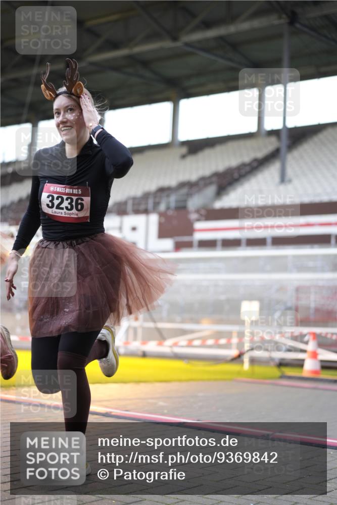 07.12.2025 - St. Pauli X-Mass-Run No. 15 Patografie http://msf.ph/oto/9369842 07.12.2025 11:29:06 Ziel 861, 2676, 3235, 3236, 4392, 4432, 4452 meine-sportfotos.de