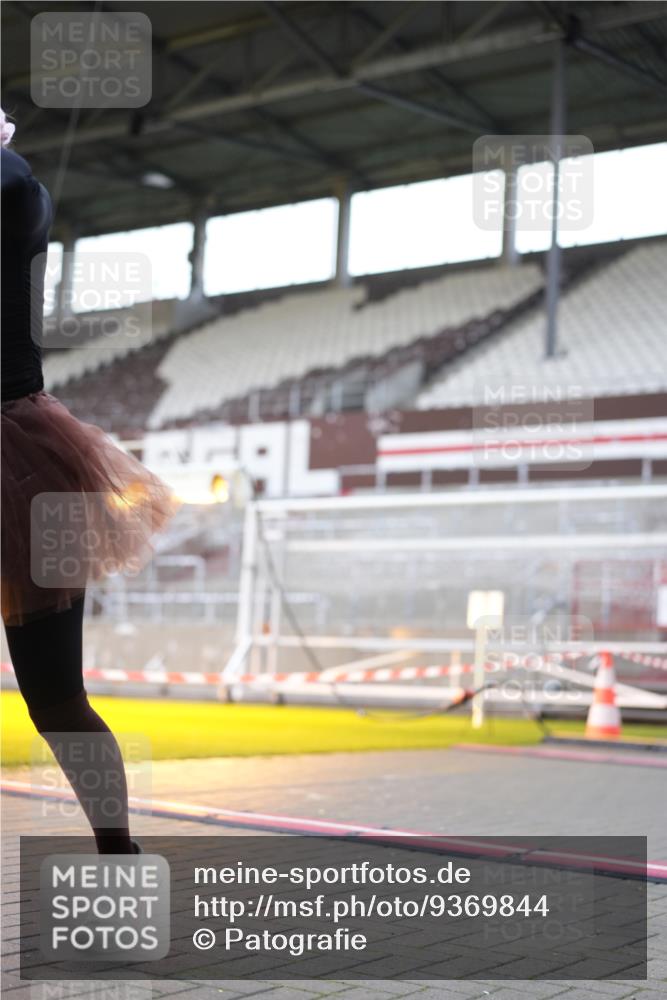 07.12.2025 - St. Pauli X-Mass-Run No. 15 Patografie http://msf.ph/oto/9369844 07.12.2025 11:29:06 Ziel 861, 2676, 3235, 3236, 4392, 4432, 4452 meine-sportfotos.de
