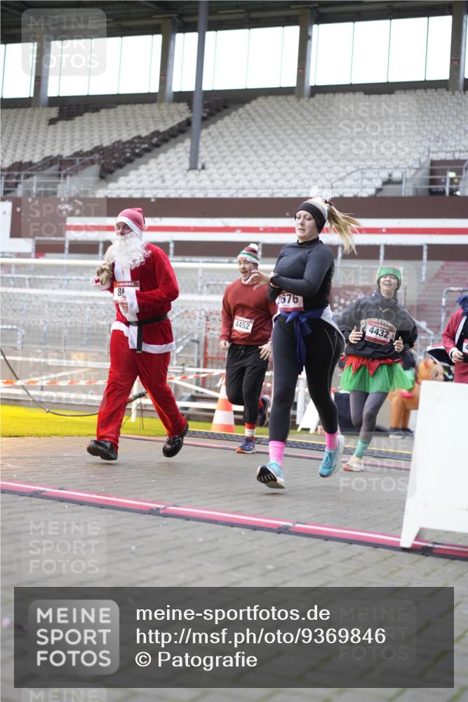 07.12.2025 - St. Pauli X-Mass-Run No. 15 Patografie http://msf.ph/oto/9369846 07.12.2025 11:29:09 Ziel 861, 2285, 2676, 3235, 3236, 4392, 4432, 4452 meine-sportfotos.de