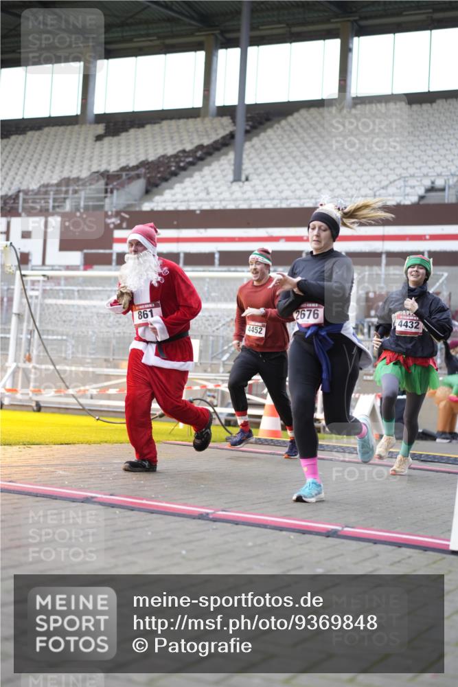 07.12.2025 - St. Pauli X-Mass-Run No. 15 Patografie http://msf.ph/oto/9369848 07.12.2025 11:29:09 Ziel 861, 2285, 2676, 3235, 3236, 4392, 4432, 4452 meine-sportfotos.de