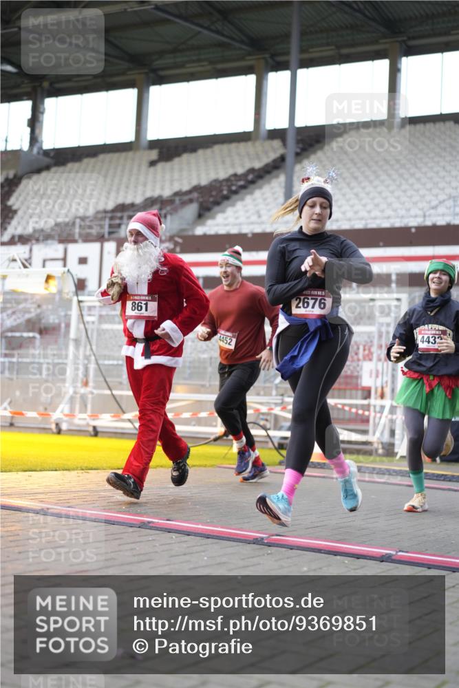 07.12.2025 - St. Pauli X-Mass-Run No. 15 Patografie http://msf.ph/oto/9369851 07.12.2025 11:29:09 Ziel 861, 2285, 2676, 3235, 3236, 4392, 4432, 4452 meine-sportfotos.de