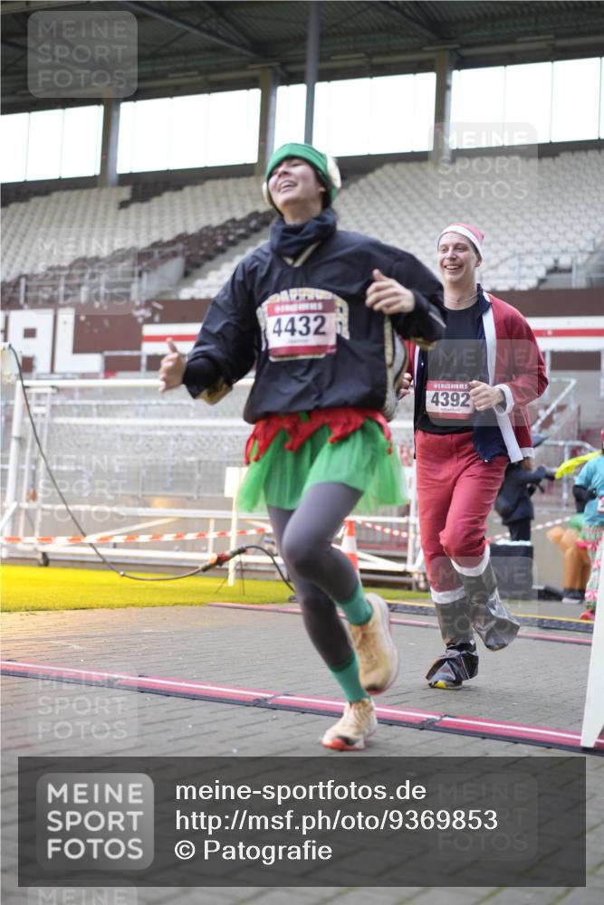 07.12.2025 - St. Pauli X-Mass-Run No. 15 Patografie http://msf.ph/oto/9369853 07.12.2025 11:29:10 Ziel 861, 2285, 2676, 3235, 3236, 4392, 4432, 4452 meine-sportfotos.de