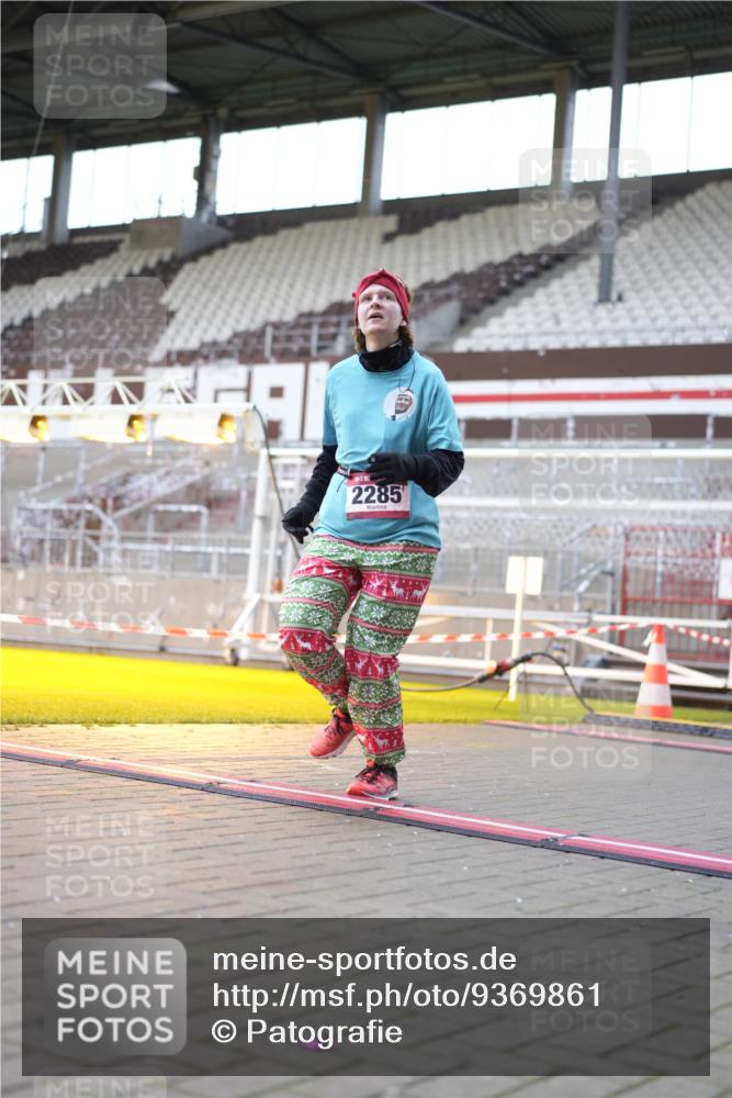 07.12.2025 - St. Pauli X-Mass-Run No. 15 Patografie http://msf.ph/oto/9369861 07.12.2025 11:29:12 Ziel 861, 2285, 2676, 3235, 3236, 4392, 4432, 4452 meine-sportfotos.de