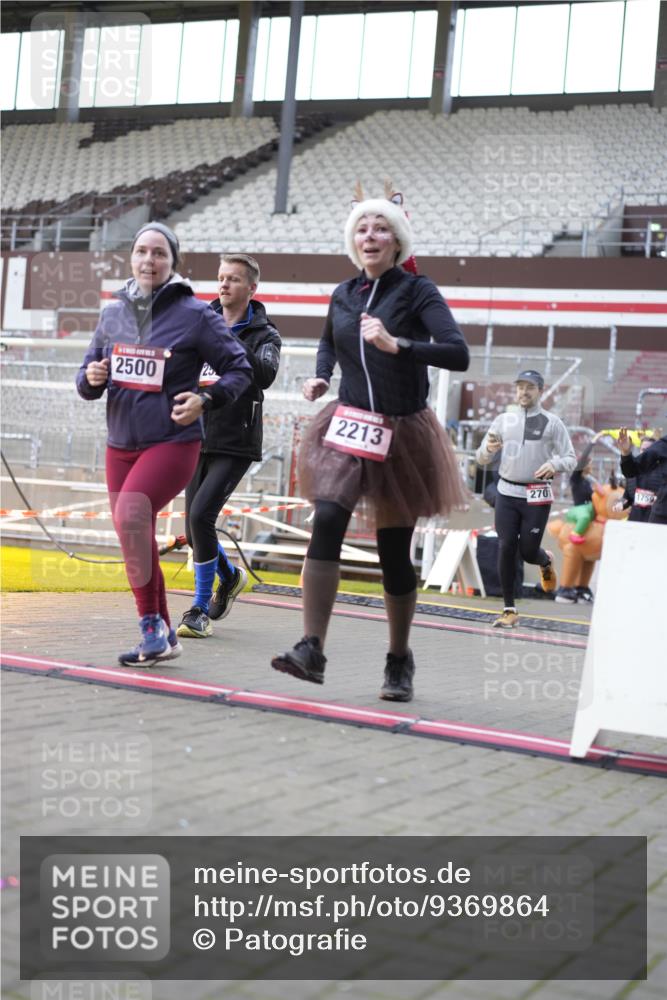 07.12.2025 - St. Pauli X-Mass-Run No. 15 Patografie http://msf.ph/oto/9369864 07.12.2025 11:29:19 Ziel 861, 1759, 2213, 2285, 2500, 2522, 2676, 2701, 2702, 3235, 3236, 4392, 4432, 4452 meine-sportfotos.de