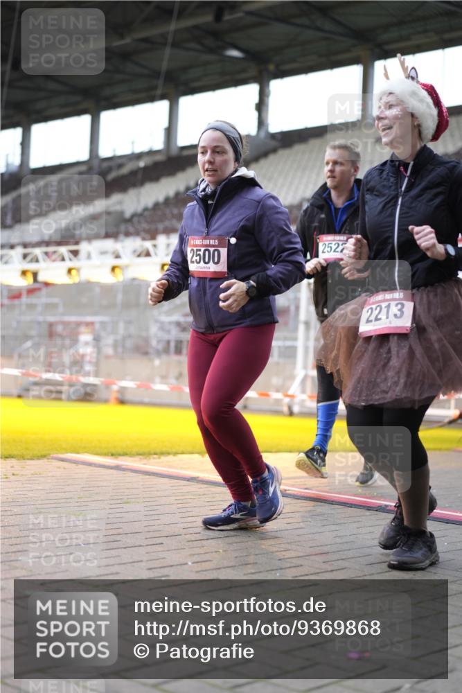07.12.2025 - St. Pauli X-Mass-Run No. 15 Patografie http://msf.ph/oto/9369868 07.12.2025 11:29:19 Ziel 861, 1759, 2213, 2285, 2500, 2522, 2676, 2701, 2702, 3235, 3236, 4392, 4432, 4452 meine-sportfotos.de