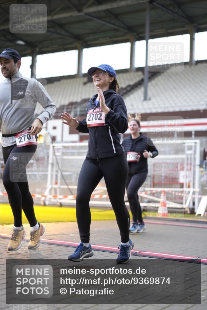 07.12.2025 - St. Pauli X-Mass-Run No. 15 Patografie http://msf.ph/oto/9369874 07.12.2025 11:29:21 Ziel 861, 1759, 2213, 2285, 2500, 2522, 2676, 2701, 2702, 3144, 3146, 3235, 3236, 4392, 4432, 4452 meine-sportfotos.de