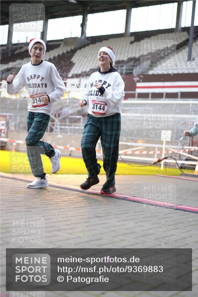 07.12.2025 - St. Pauli X-Mass-Run No. 15 Patografie http://msf.ph/oto/9369883 07.12.2025 11:29:27 Ziel 1759, 2213, 2285, 2500, 2522, 2701, 2702, 2882, 3143, 3144, 3146 meine-sportfotos.de