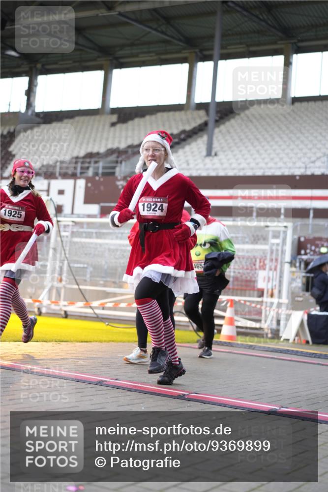 07.12.2025 - St. Pauli X-Mass-Run No. 15 Patografie http://msf.ph/oto/9369899 07.12.2025 11:29:38 Ziel 859, 882, 1922, 1924, 1925, 2838, 2840, 2882, 3143, 3144, 3146, 4651 meine-sportfotos.de