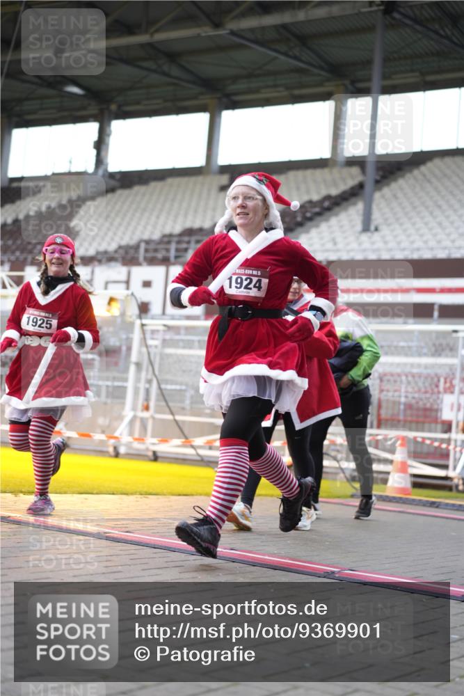 07.12.2025 - St. Pauli X-Mass-Run No. 15 Patografie http://msf.ph/oto/9369901 07.12.2025 11:29:38 Ziel 859, 882, 1922, 1924, 1925, 2838, 2840, 2882, 3143, 3144, 3146, 4651 meine-sportfotos.de