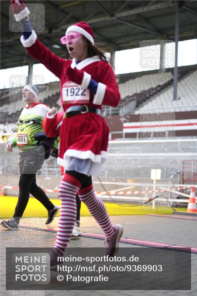 07.12.2025 - St. Pauli X-Mass-Run No. 15 Patografie http://msf.ph/oto/9369903 07.12.2025 11:29:39 Ziel 859, 882, 1922, 1924, 1925, 2838, 2840, 2882, 3143, 3144, 3146, 4651 meine-sportfotos.de