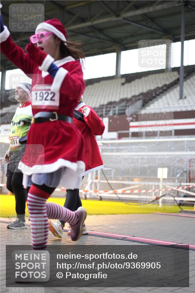 07.12.2025 - St. Pauli X-Mass-Run No. 15 Patografie http://msf.ph/oto/9369905 07.12.2025 11:29:39 Ziel 859, 882, 1922, 1924, 1925, 2838, 2840, 2882, 3143, 3144, 3146, 4651 meine-sportfotos.de